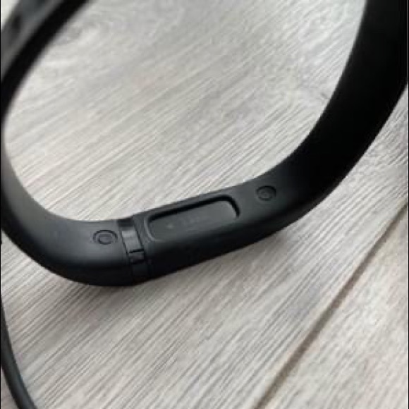 Fitbit and accessories - Picture 2 of 2